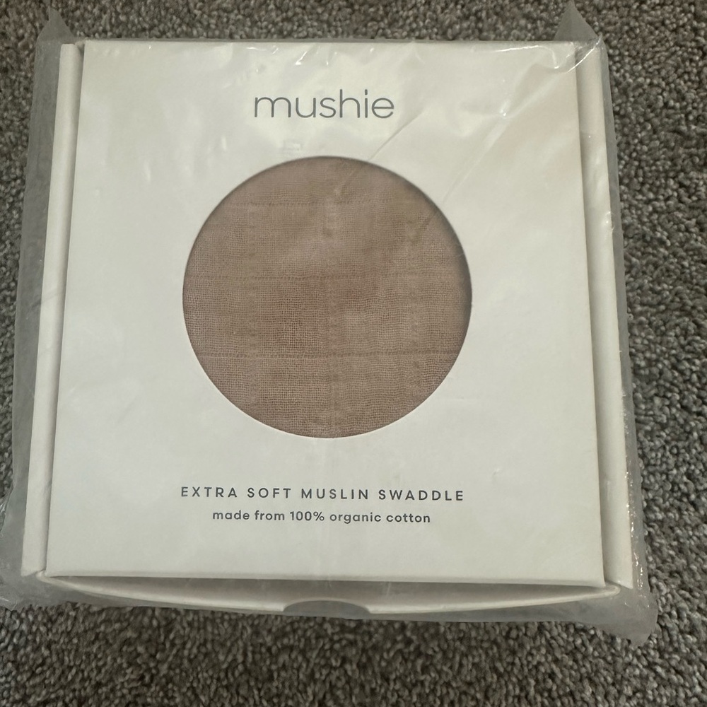 mushie Extra Soft Muslin Swaddle - Taupe